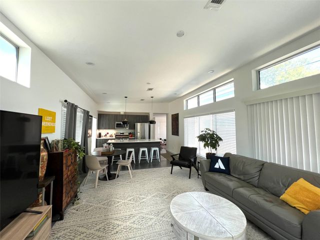 1159 Perry RD A, Austin, TX 78721