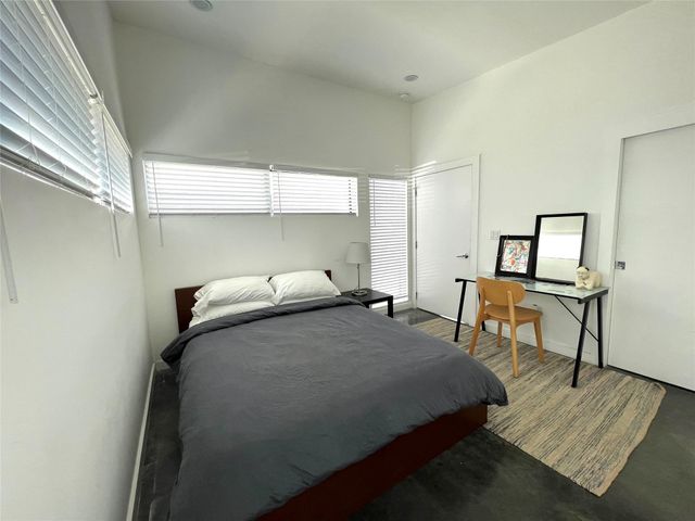 1159 Perry RD A, Austin, TX 78721