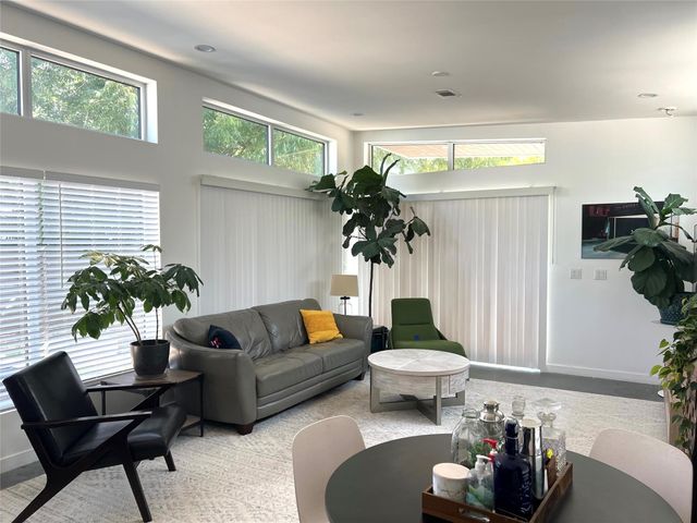 1159 Perry RD A, Austin, TX 78721