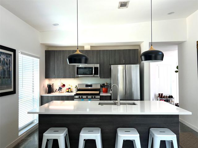 1159 Perry RD A, Austin, TX 78721