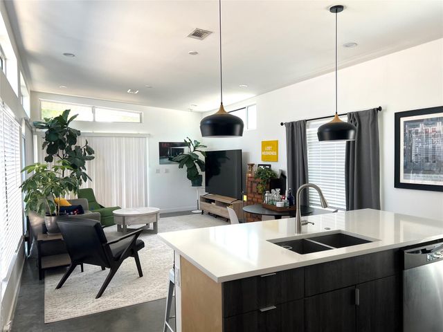 1159 Perry RD A, Austin, TX 78721