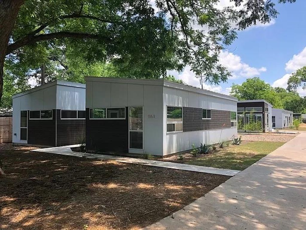 1159 Perry RD A, Austin, TX 78721