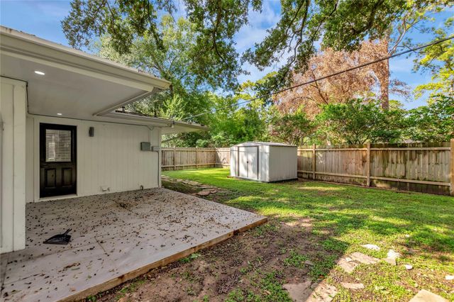 1726 Peer Drive, Houston, TX 77043