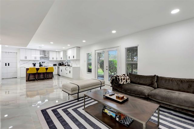 1726 Peer Drive, Houston, TX 77043