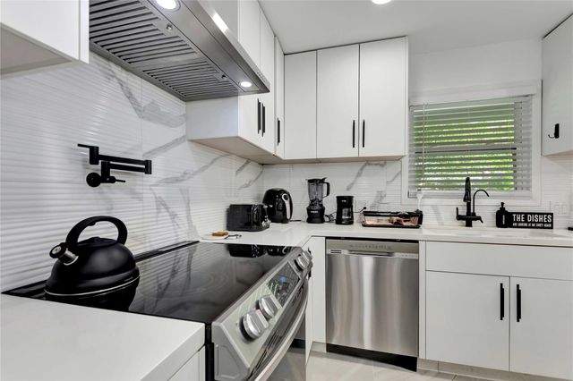 1726 Peer Drive, Houston, TX 77043