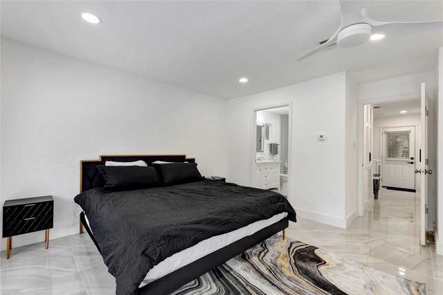 1726 Peer Drive, Houston, TX 77043