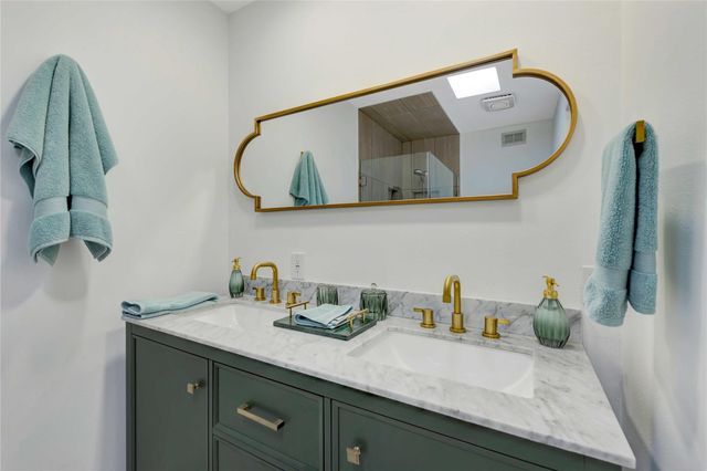 1726 Peer Drive, Houston, TX 77043