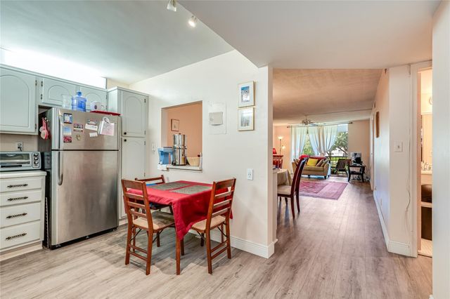 8930 S Hollybrook Boulevard 209, Pembroke Pines, FL 33025