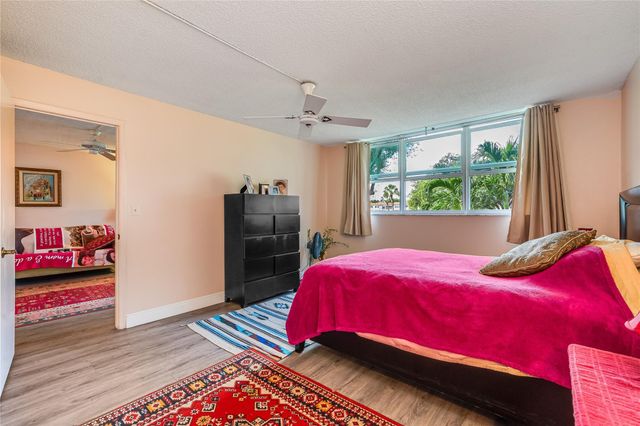 8930 S Hollybrook Boulevard 209, Pembroke Pines, FL 33025