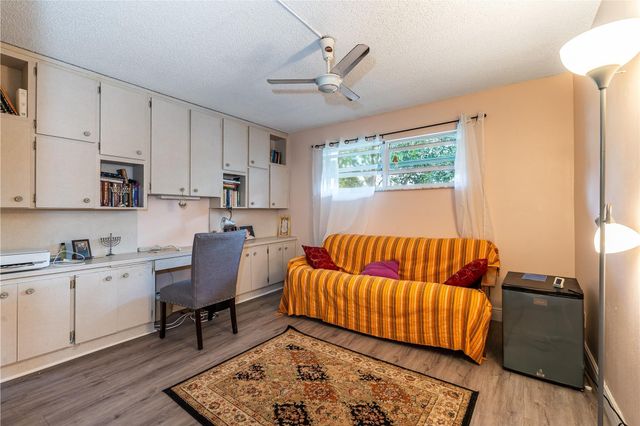 8930 S Hollybrook Boulevard 209, Pembroke Pines, FL 33025