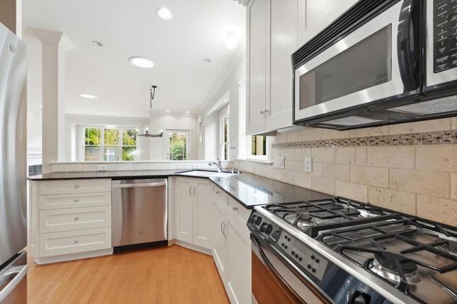 27 Cross Way, Los Gatos, CA 95030