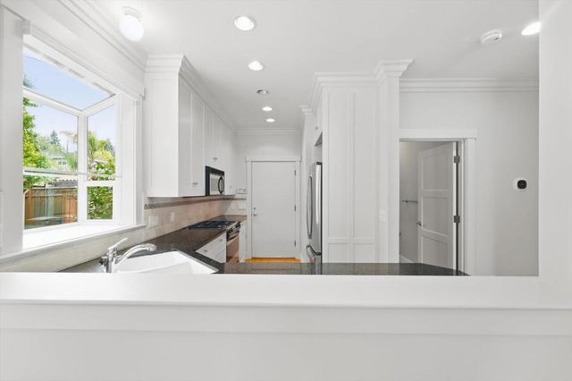 27 Cross Way, Los Gatos, CA 95030
