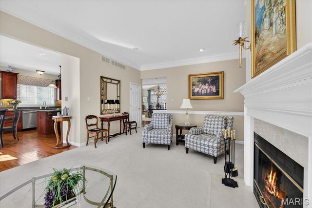 14738 Thornbird Manor Parkway, Chesterfield, MO 63017