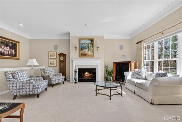 14738 Thornbird Manor Parkway, Chesterfield, MO 63017