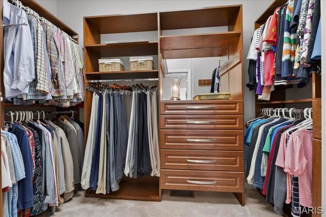 14738 Thornbird Manor Parkway, Chesterfield, MO 63017