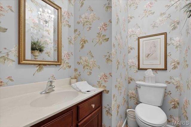 14738 Thornbird Manor Parkway, Chesterfield, MO 63017