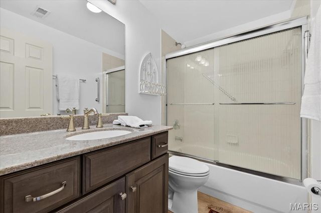 14738 Thornbird Manor Parkway, Chesterfield, MO 63017