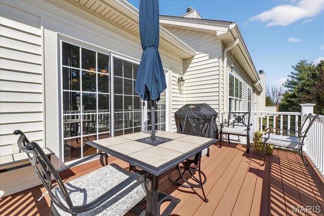 14738 Thornbird Manor Parkway, Chesterfield, MO 63017