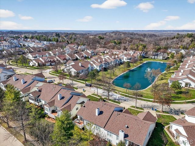 14738 Thornbird Manor Parkway, Chesterfield, MO 63017