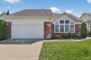 14738 Thornbird Manor Parkway, Chesterfield, MO 63017