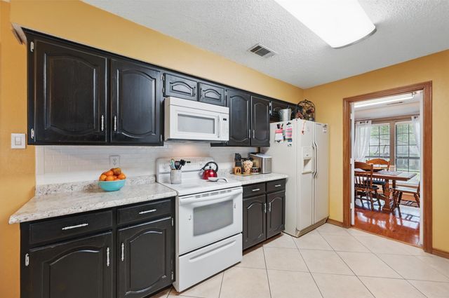 518 Allen Drive, Euless, TX 76039