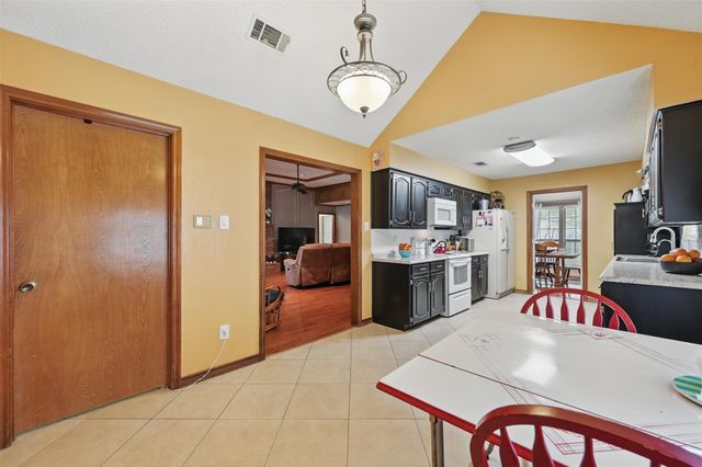 518 Allen Drive, Euless, TX 76039