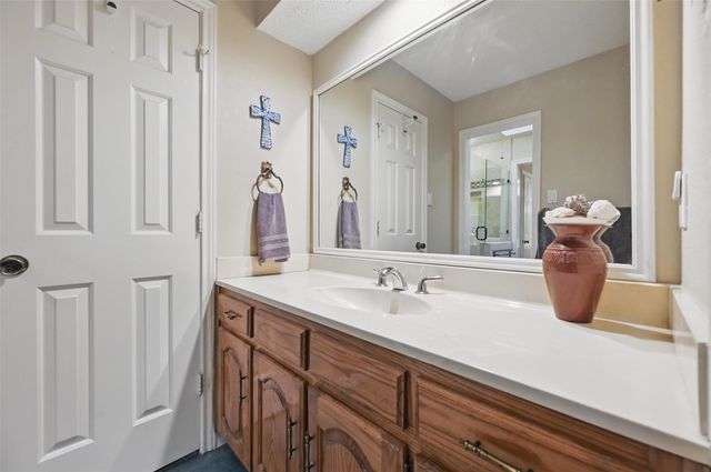 518 Allen Drive, Euless, TX 76039