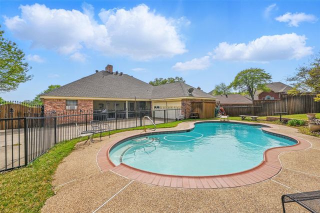 518 Allen Drive, Euless, TX 76039