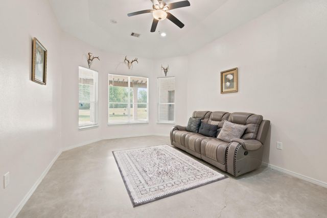 39595 Bosque Road, Hempstead, TX 77445