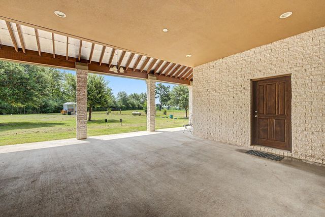 39595 Bosque Road, Hempstead, TX 77445