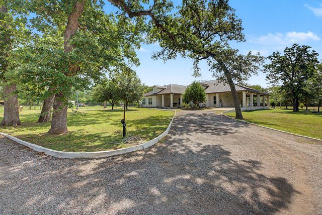 39595 Bosque Road, Hempstead, TX 77445