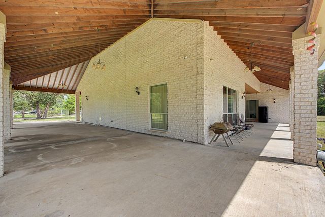 39595 Bosque Road, Hempstead, TX 77445