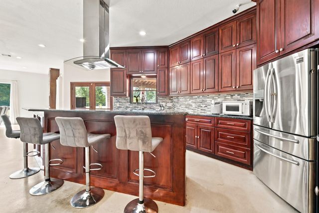 39595 Bosque Road, Hempstead, TX 77445