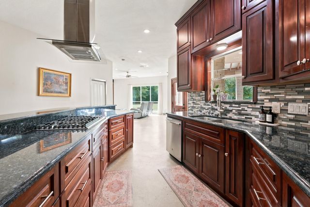 39595 Bosque Road, Hempstead, TX 77445