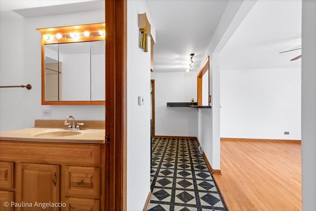 4618 Custer Avenue, Brookfield, IL 60513