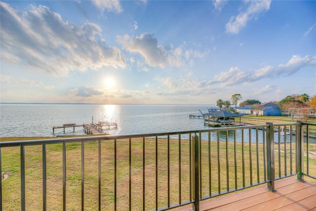 445 Carolcrest Lane 323, Livingston, TX 77351