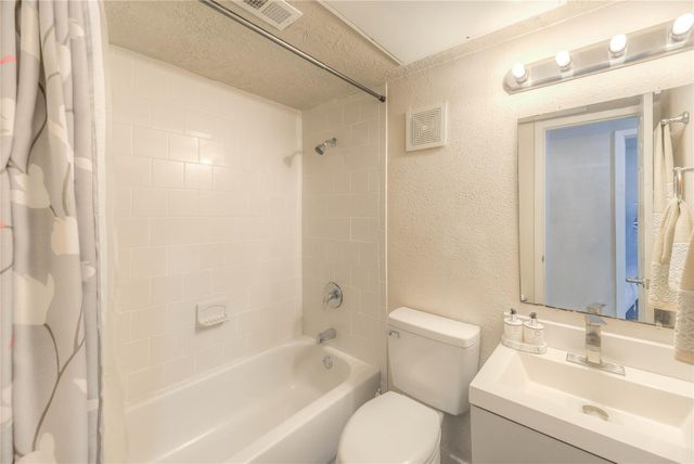 445 Carolcrest Lane 323, Livingston, TX 77351