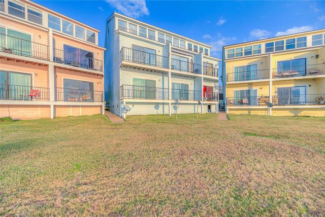 445 Carolcrest Lane 323, Livingston, TX 77351