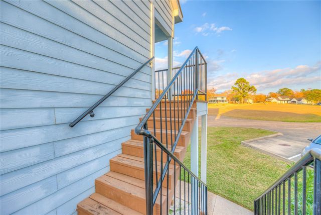 445 Carolcrest Lane 323, Livingston, TX 77351