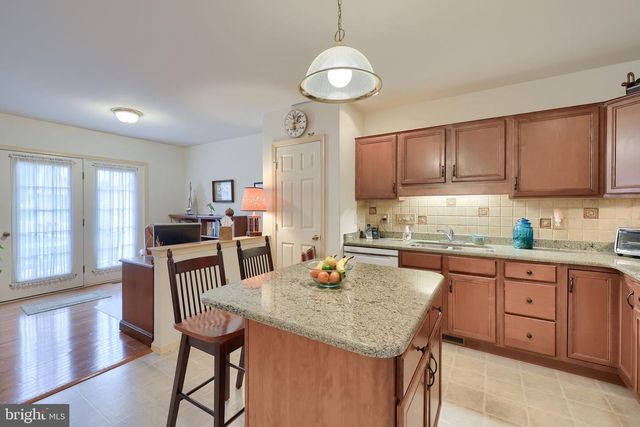 4 RUMFORD CT, Lancaster, PA 17602