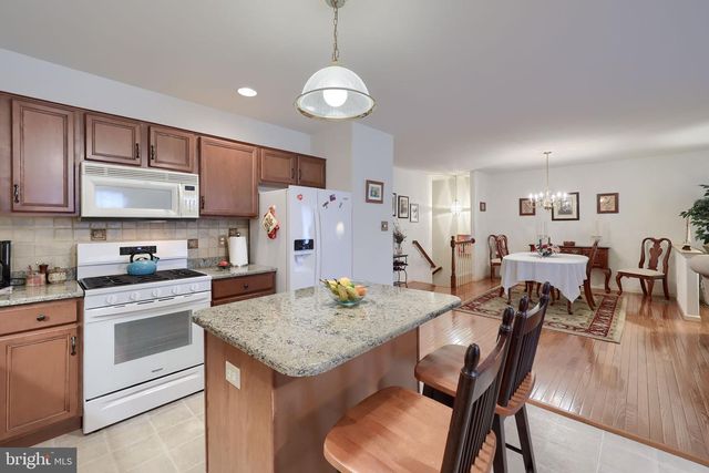 4 RUMFORD CT, Lancaster, PA 17602