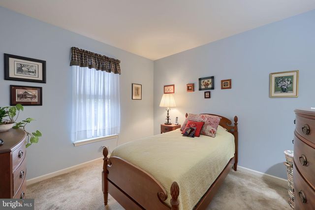 4 RUMFORD CT, Lancaster, PA 17602