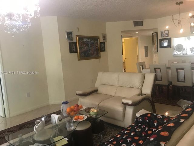 13705 SW 12th St 208B, Pembroke Pines, FL 33027