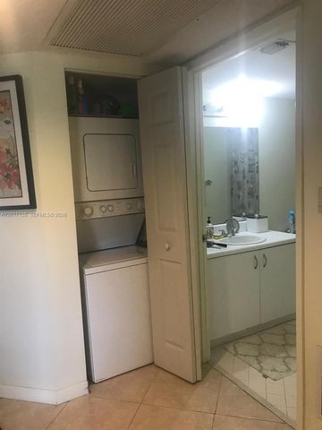 13705 SW 12th St 208B, Pembroke Pines, FL 33027