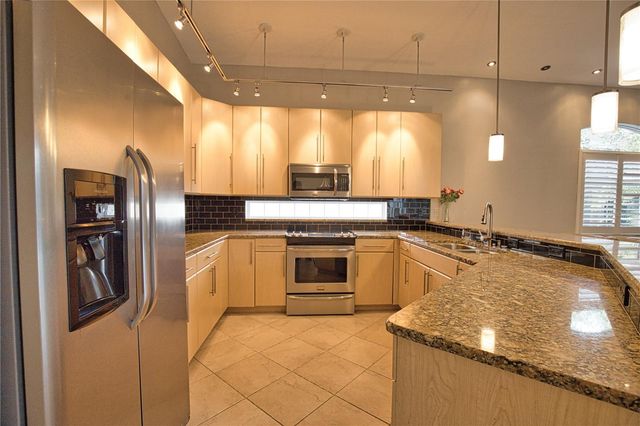 407 RIO TERRA, Venice, FL 34285