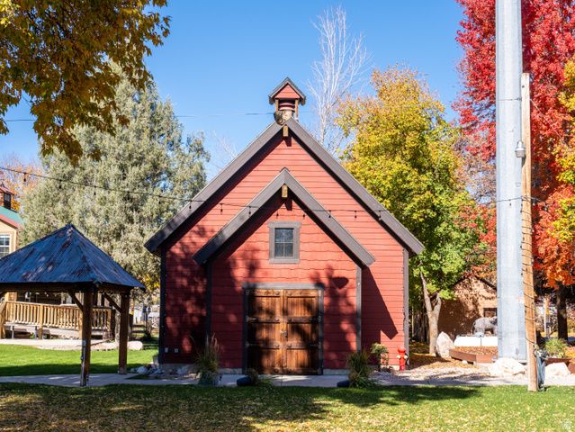 237 S 7400 E, Huntsville, UT 84317