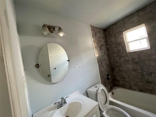 5704 Pickfair Circle, Dallas, TX 75235