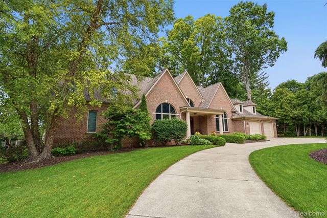 5110 Kitson Lane, West Bloomfield Charter Township, MI 48324
