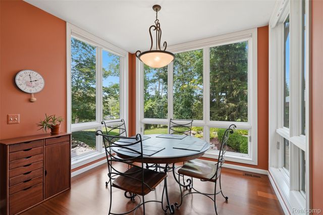 5110 Kitson Lane, West Bloomfield Charter Township, MI 48324