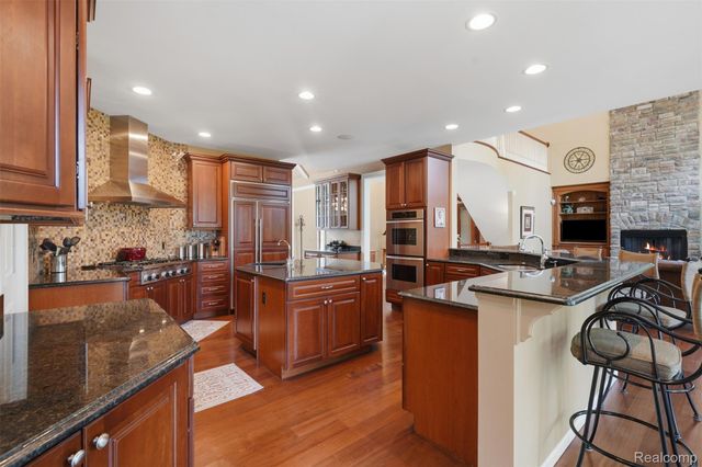 5110 Kitson Lane, West Bloomfield Charter Township, MI 48324